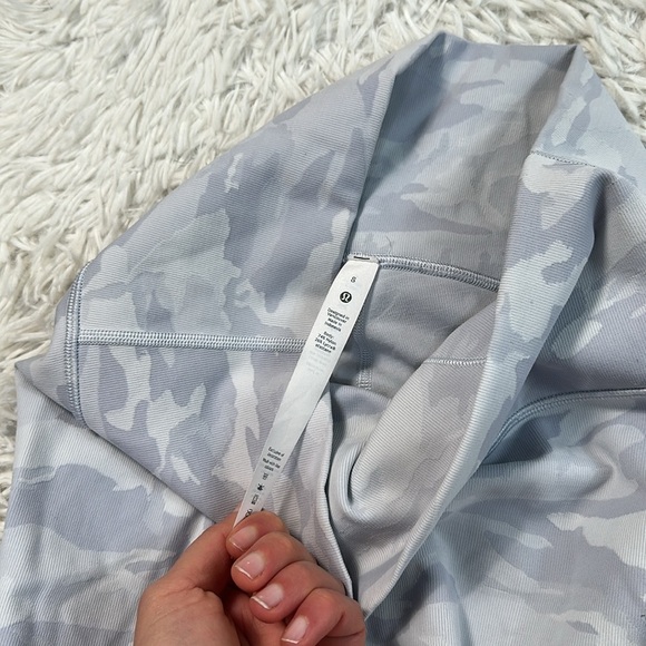 Lululemon Wunder Under Short 10" *Ribbed Incognito Camo Jacquard Alpine White - Picture 3 of 6